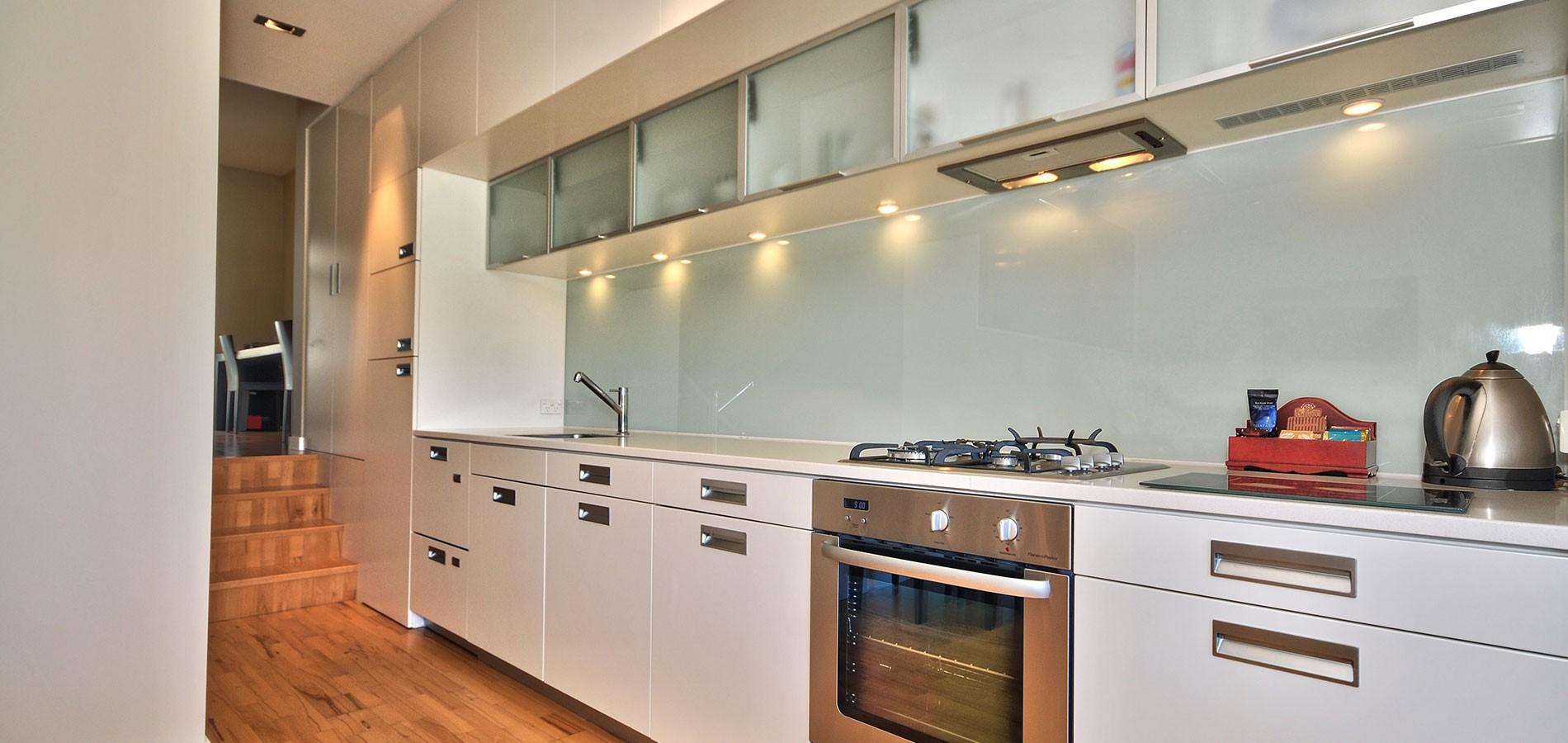 Swiss-Belsuites Pounamu Квинстаун Экстерьер фото A modern kitchen